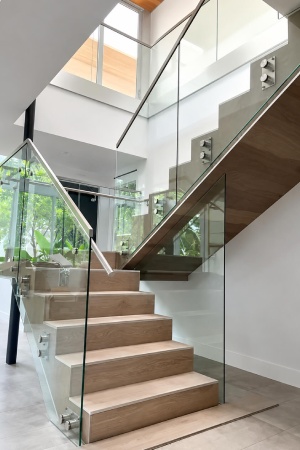 About Florida Frameless LLC, in Lakeland, Florida